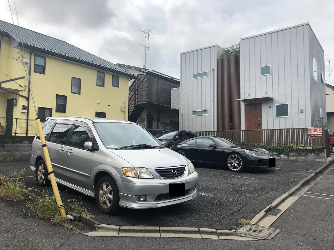 世田谷区給田１丁目　月極駐車場